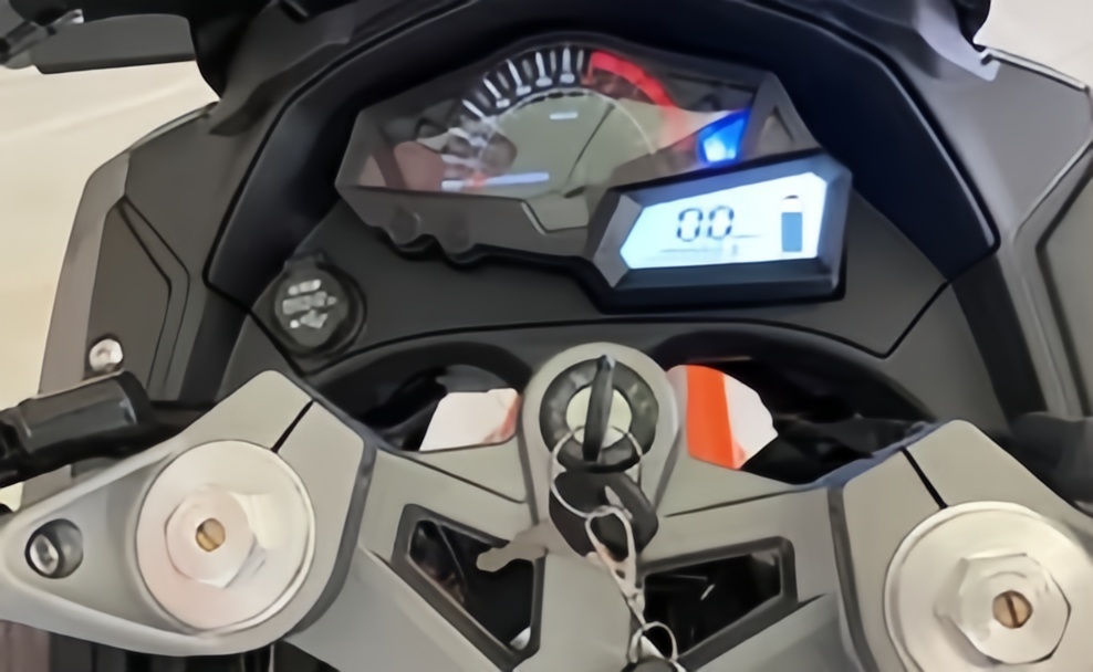 Motocicletta Elettrica ad Alta - 72V 5000W Electric Motorcycle recensione e prezzo